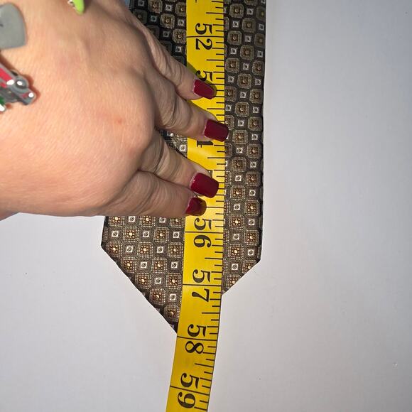 Ivy Crew Men’s Brown Gold Geometric Pattern Polyester Tie Classic Neckwear - Picture 4 of 4